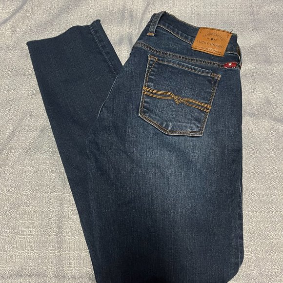 Women's Lucky Jeans Medium Wash Charlie Skinny Distressed Ankle Size 0/25 - Picture 2 of 7